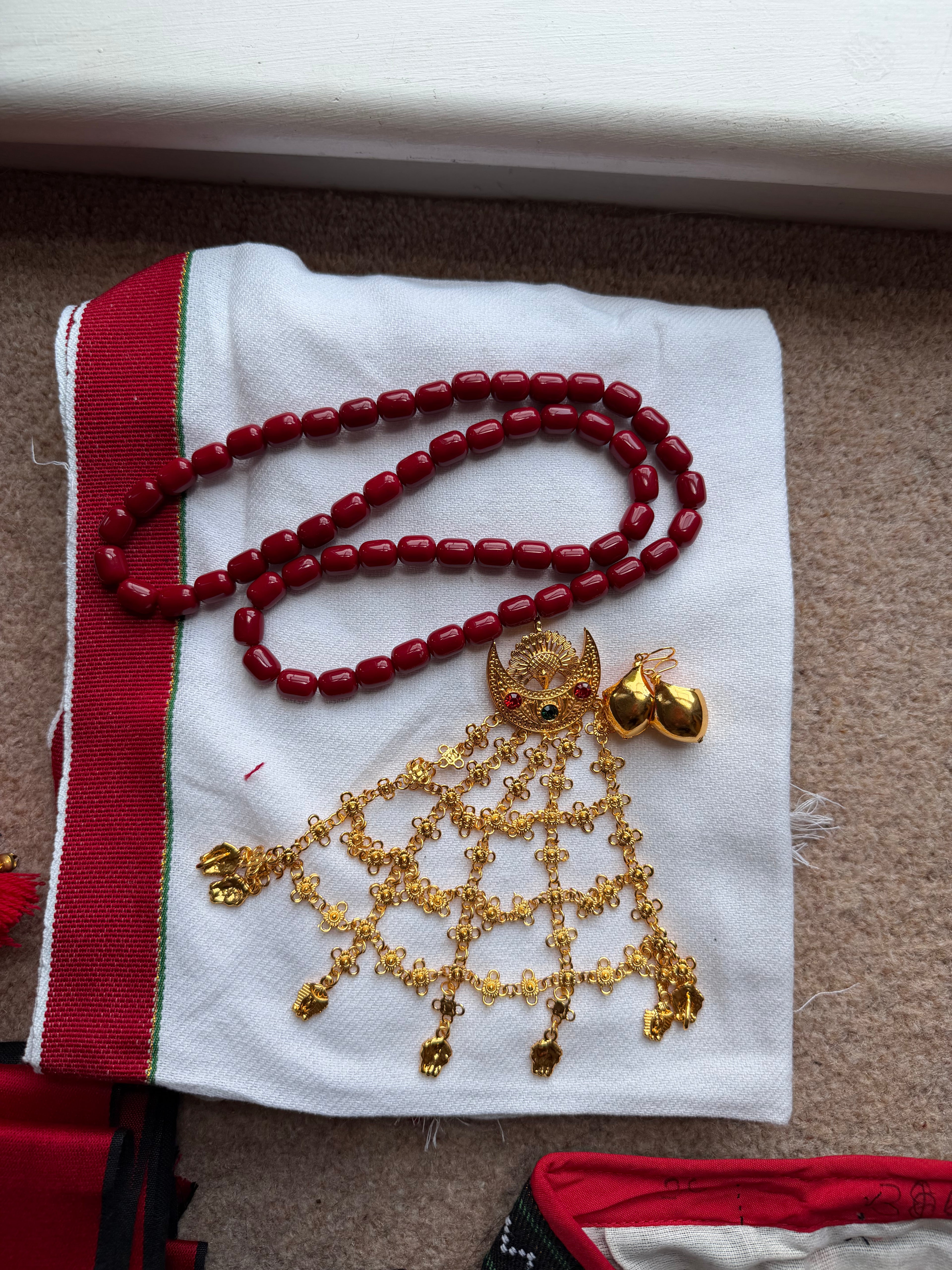 Traditional Newari Haku Patasi Set | Women's Cultural Dress
