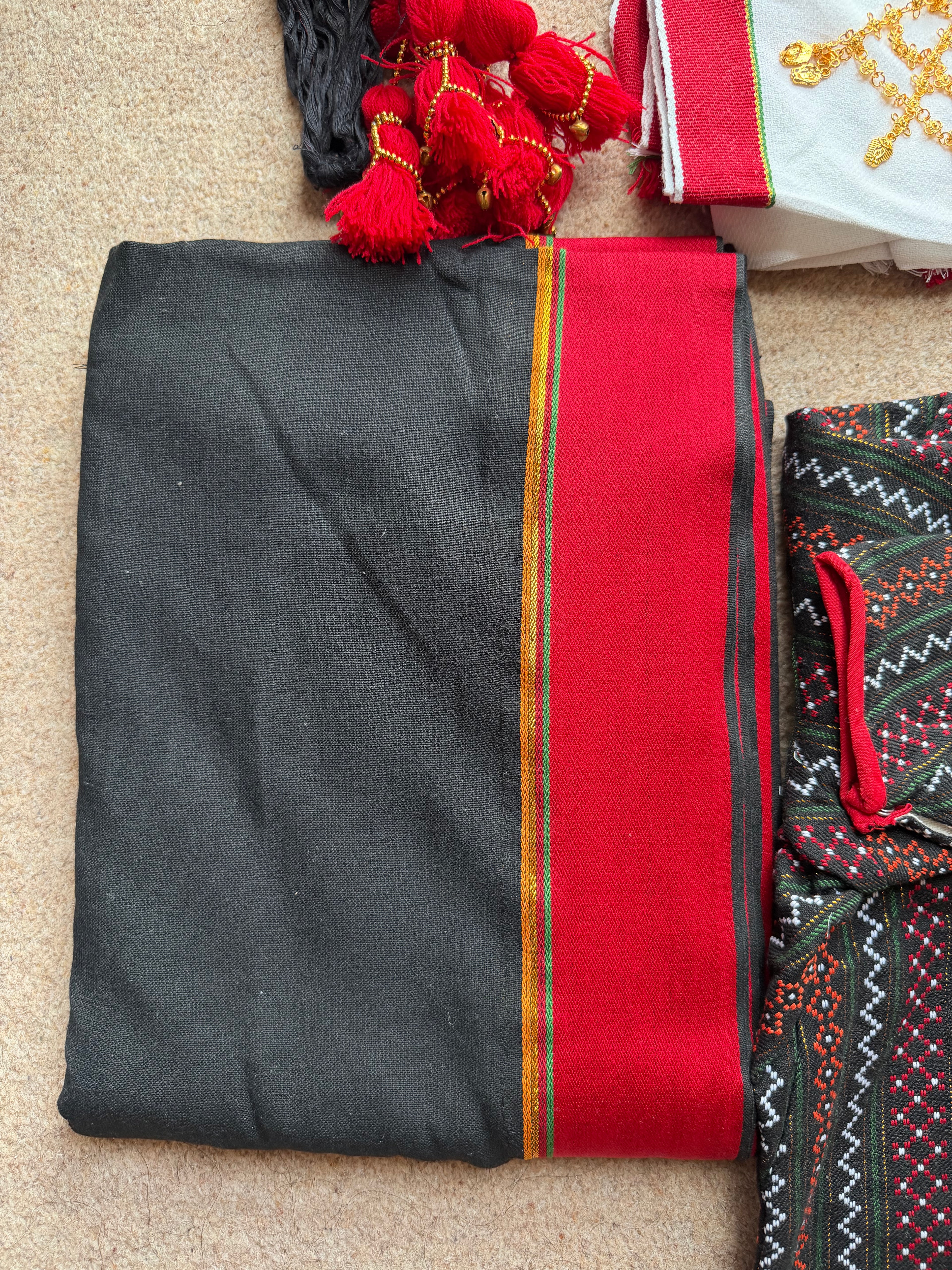 Traditional Newari Haku Patasi Set | Women's Cultural Dress