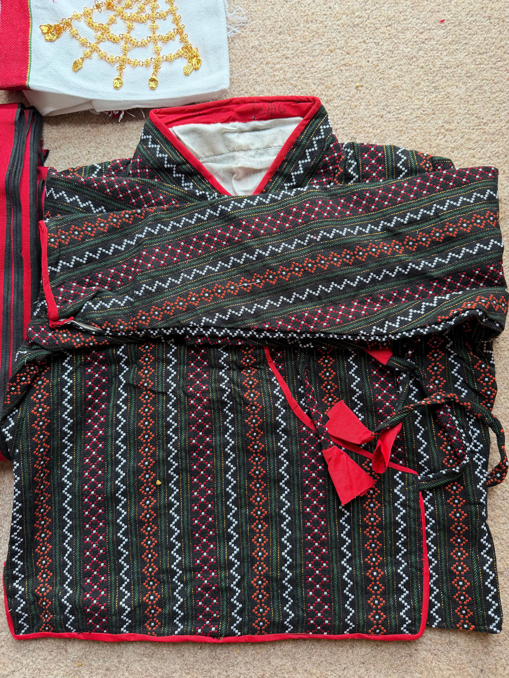 Traditional Newari Haku Patasi Set | Women's Cultural Dress